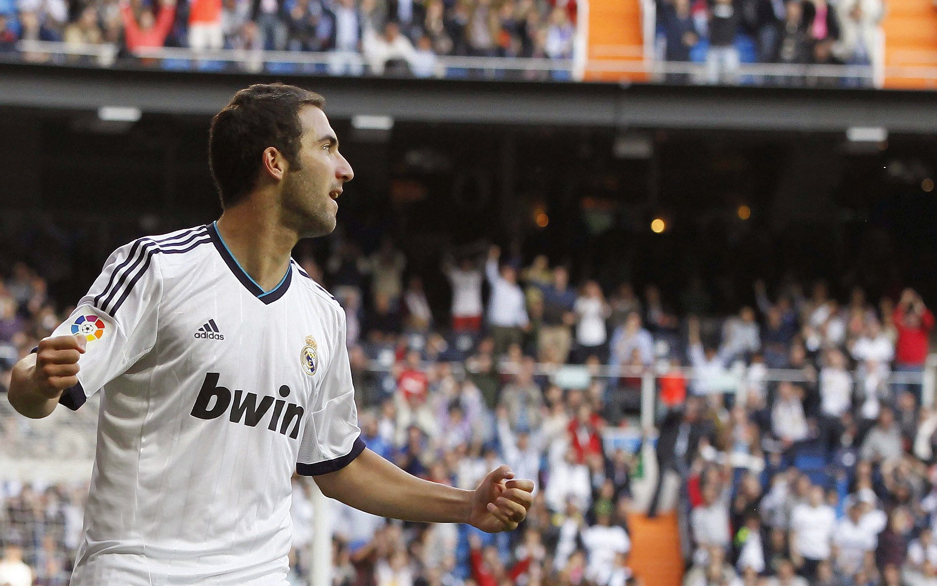 英超争冠大战:场场激烈,高潮不断,英超竞争激烈