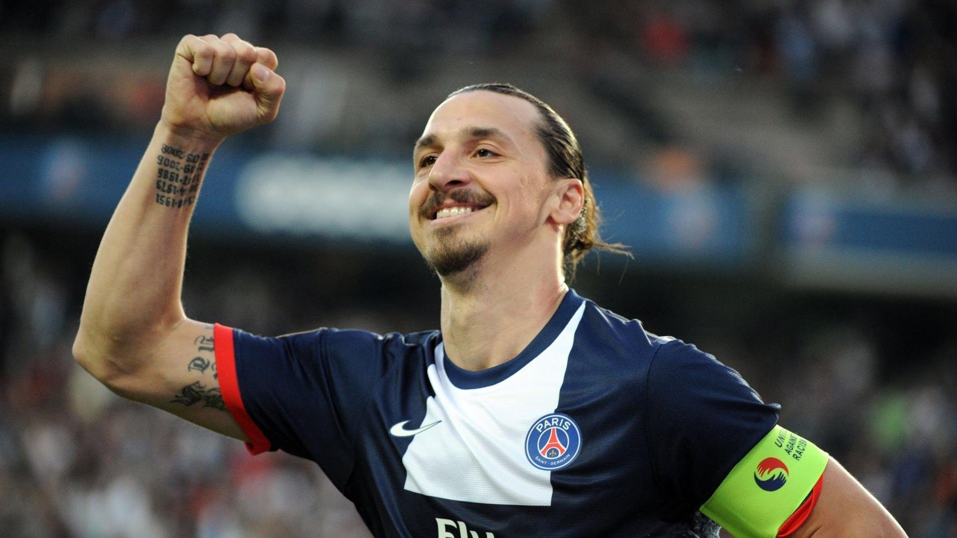 训练期间开展模拟比赛提高实战应变能力和位置转换效率，模拟训练采用的两种方式是什么