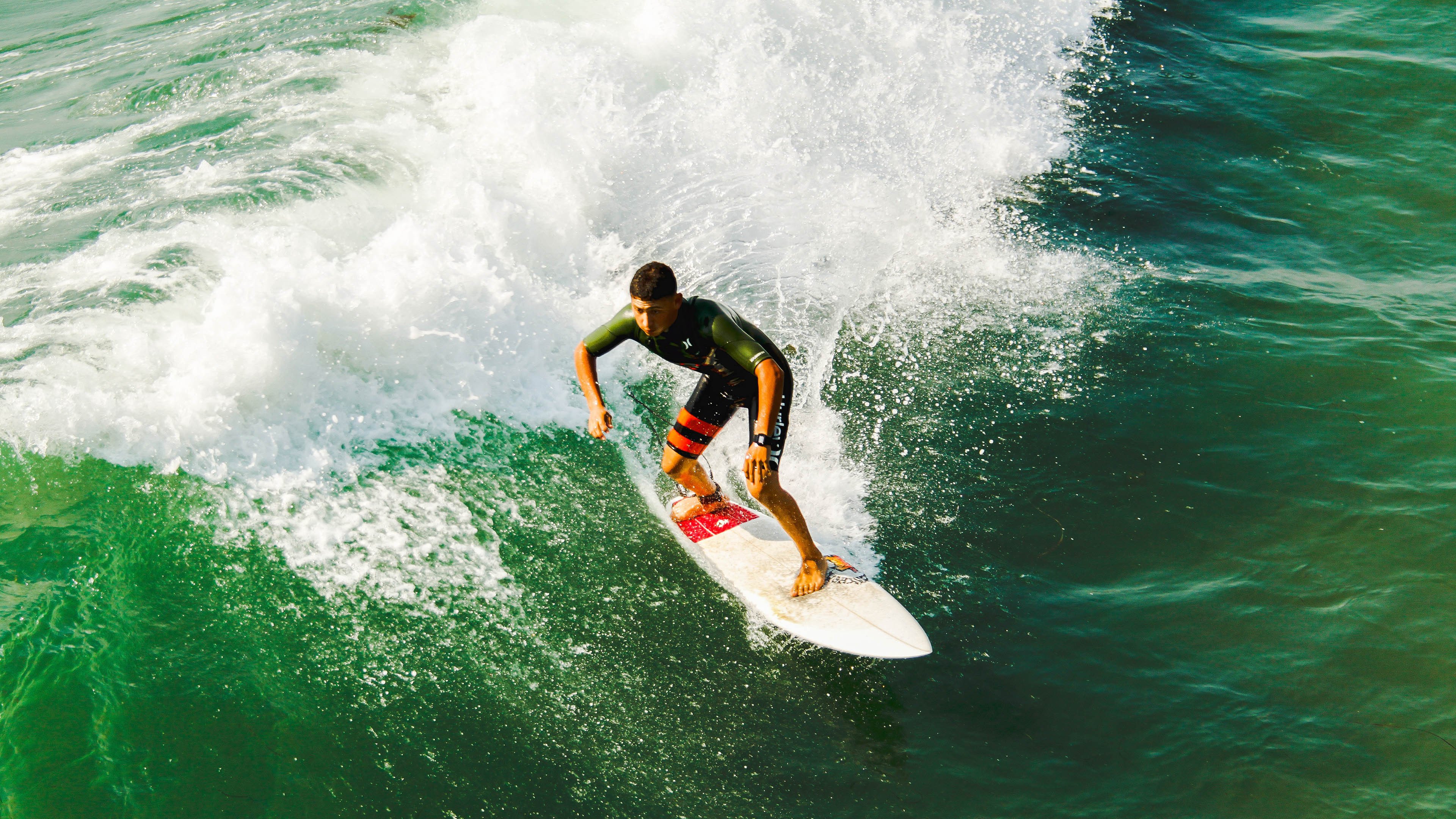 2022年季后赛:库里在第七场决胜局中投中多记关键三分,成功带队夺冠!